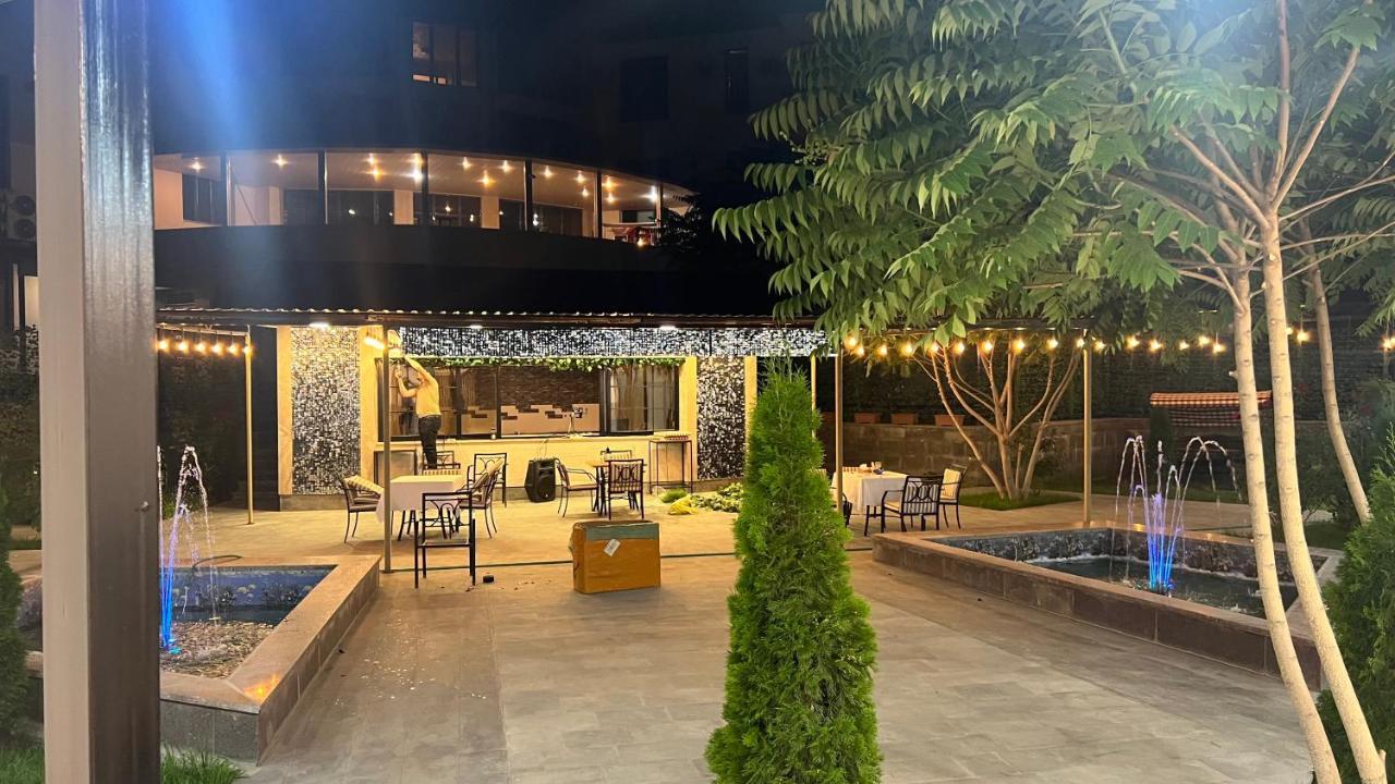 Joy Hotel Apartament Erevan Exterior foto