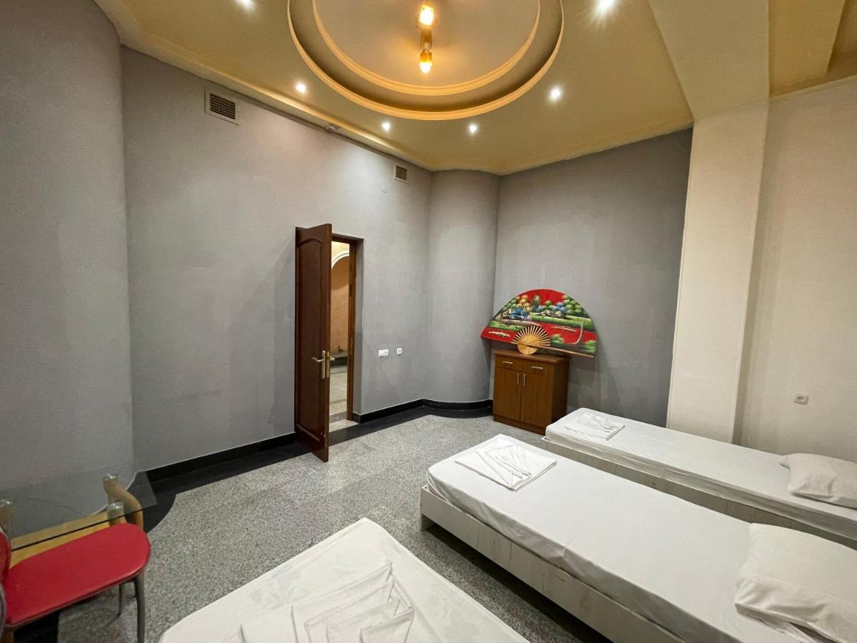 Joy Hotel Apartament Erevan Exterior foto